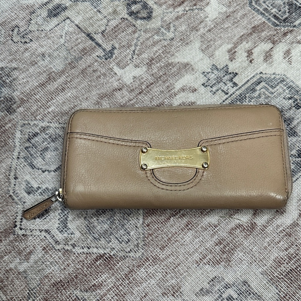 Michael Kors Tan Leather zip around continental Wallet